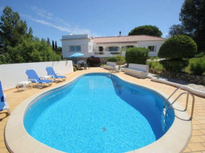 Classic Albufeira Villa - Casa Bella - Private Pool - 4 Bedrooms - Short Walk to Restaurant